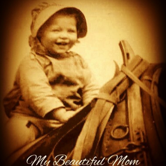 Meet Your Posher, Connie 🌻 - Picture 10 of 11